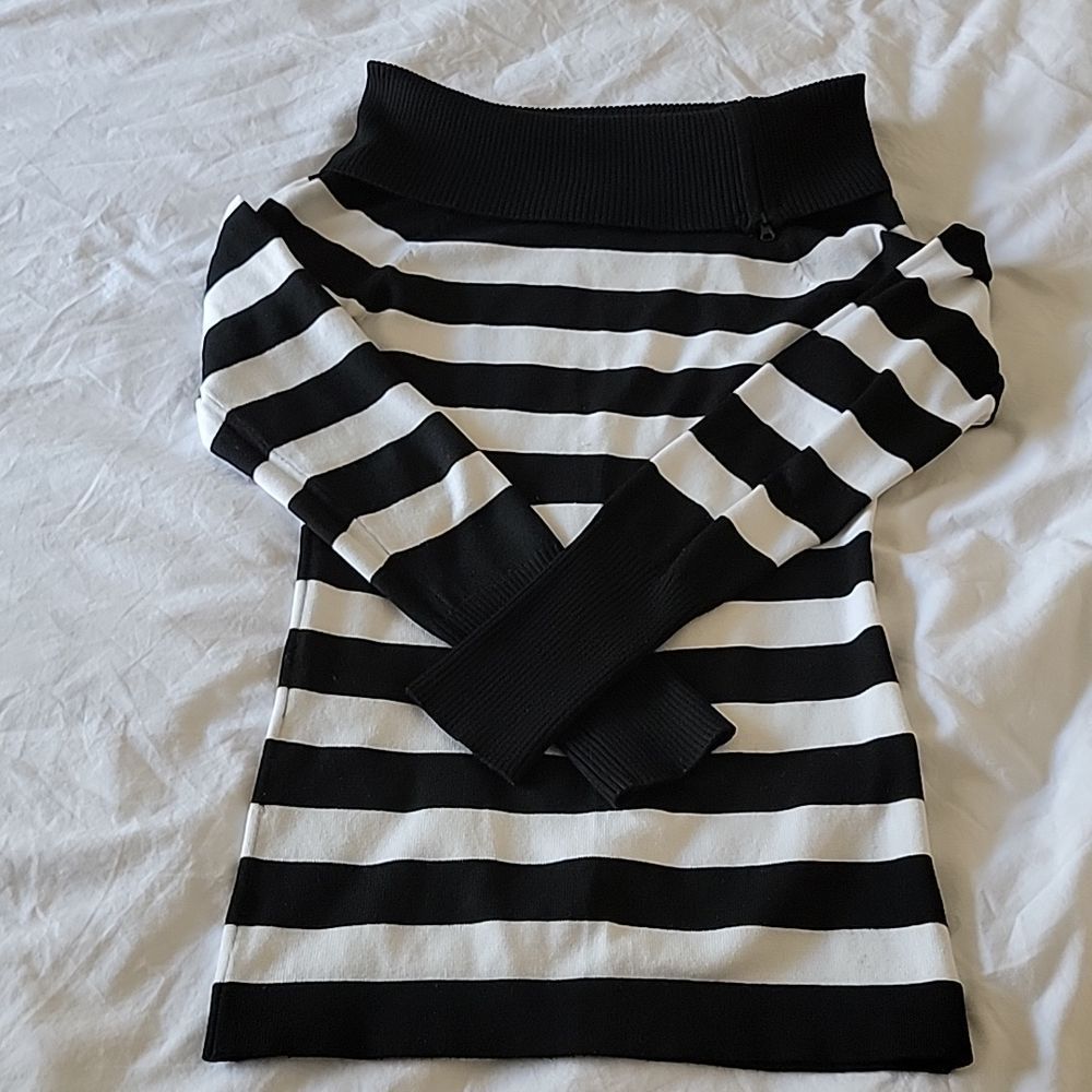 𝅺rue 21 Sweater